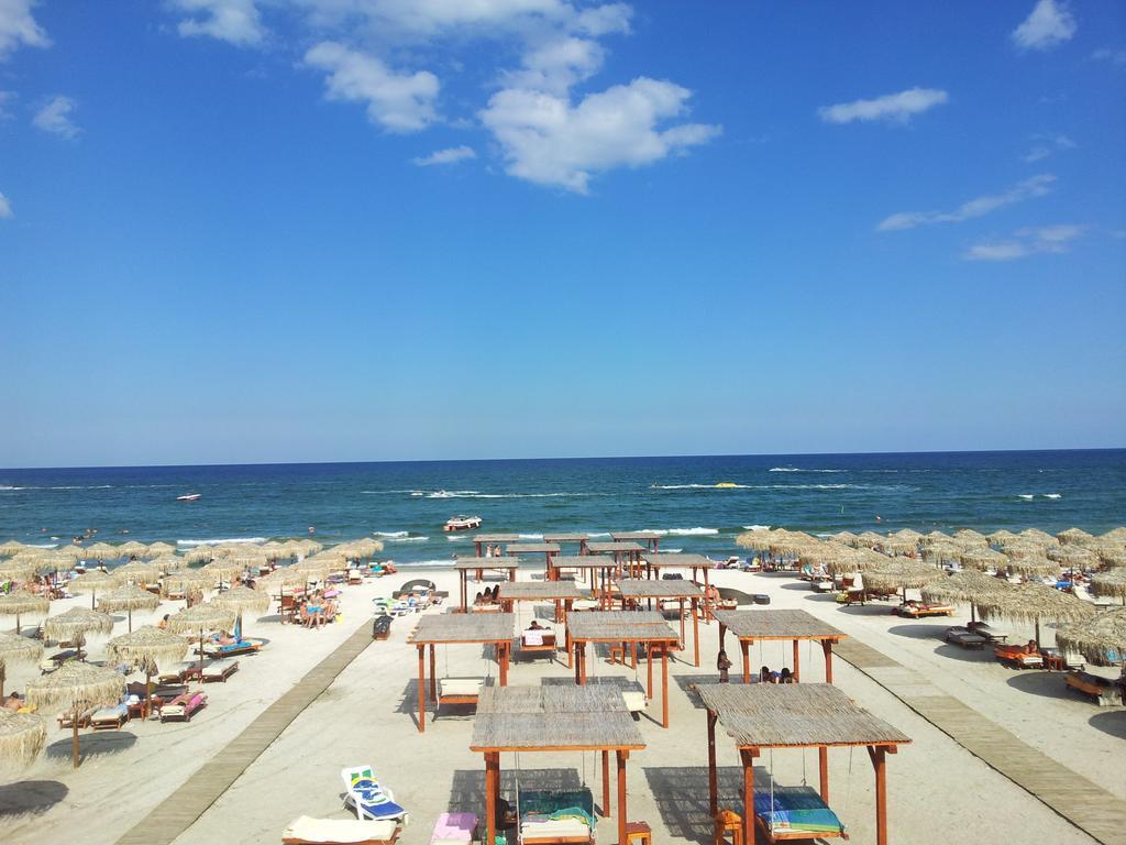 Blue Beach Studios Mamaia Extérieur photo
