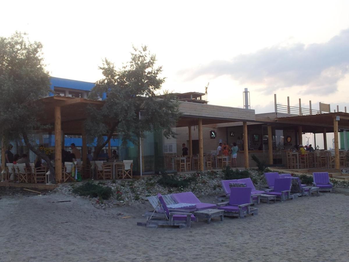 Blue Beach Studios Mamaia Extérieur photo